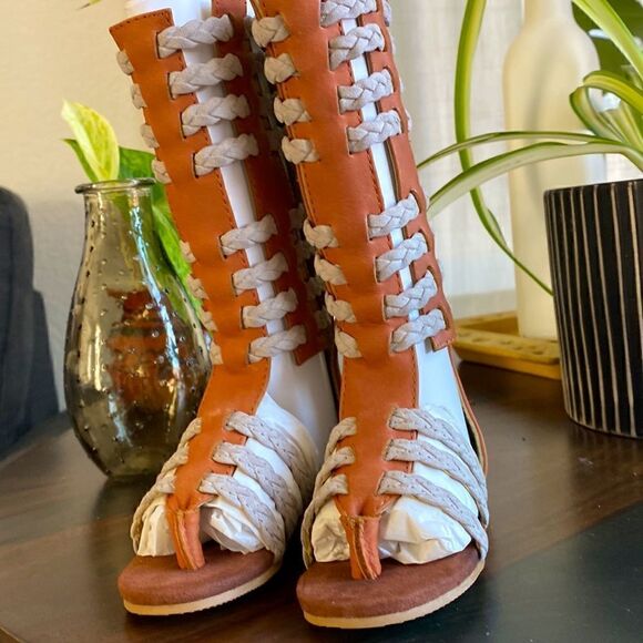 JoyFolie Baby Gladiator Sandals Boho NWOT Flats Brown 4 Booties Baby Shoes - Picture 9 of 13